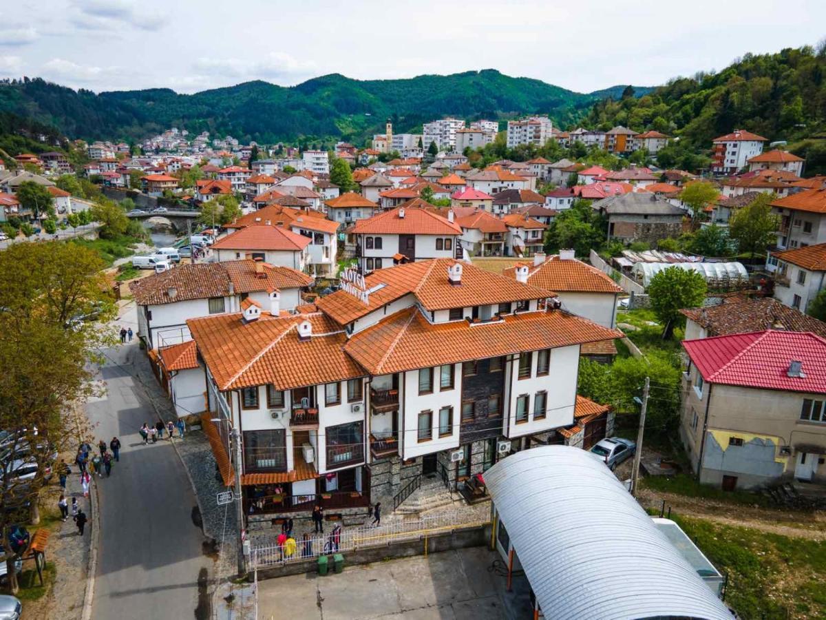 Семеен Хотел Златоград Exterior foto